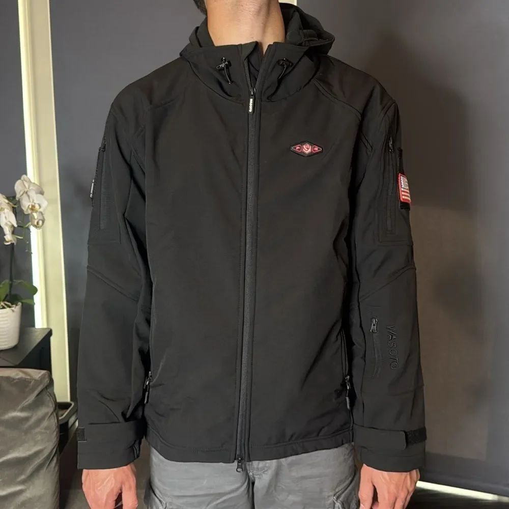 Wasoto Men's Black Heated Hooded Jacket Zip Up Size 2XL Battery Pack NEW